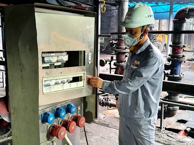 走进生产一线，定格最美瞬间——致敬兰炭产业工人